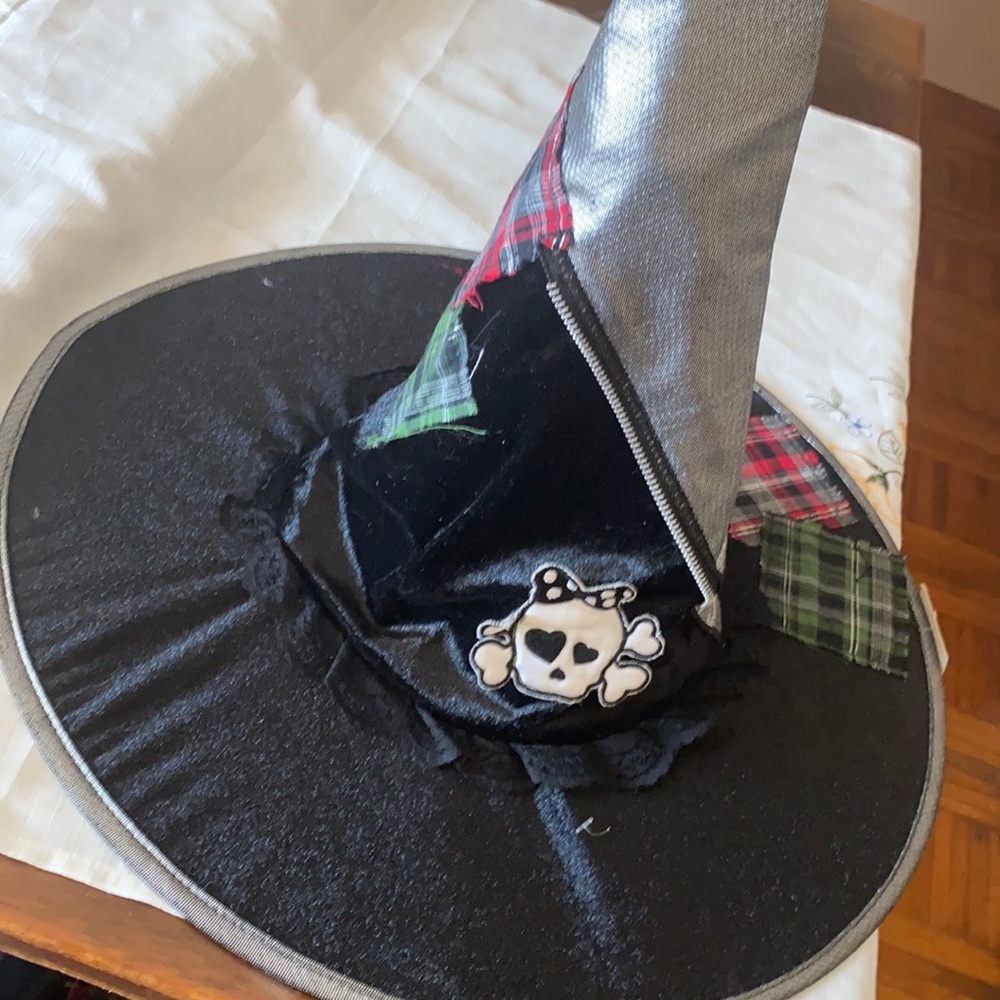 ✅🛍️ 4/$16 Shop Witch Hat with skull and plaid patches
